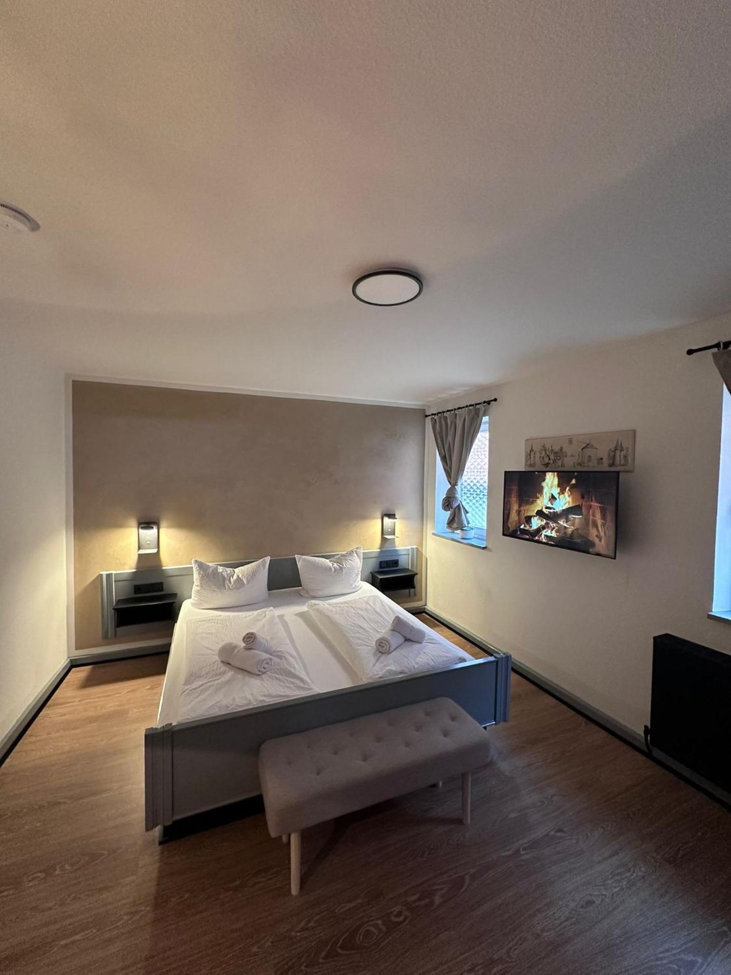 Gasthof Zum Goldenen Schiff - Lehm, Stil & Altstadtflair Марктбрайт Екстер'єр фото